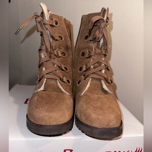 Bearpaw Heeled Bootie size 9. Gently worn.
